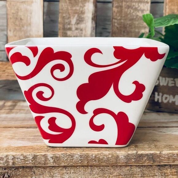 New Gorgeous CIROA white red Floral Square 4”x3” Porcelain Bowl - Picture 1 of 10